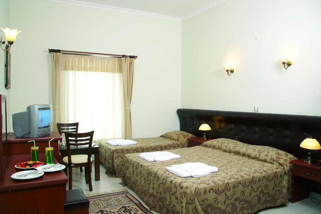 Bacahan Hotel Altınoluk Szoba fotó